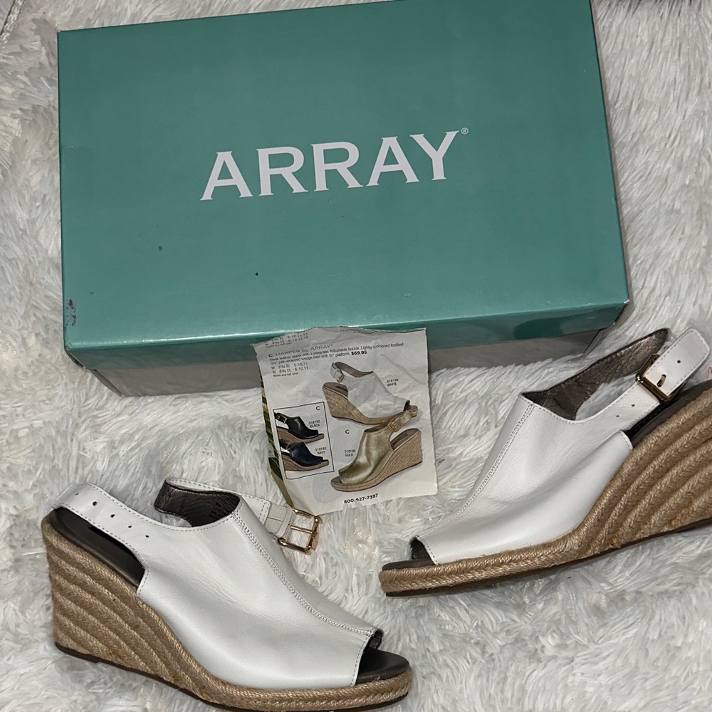 Array Women's Cream Wedge Sandals